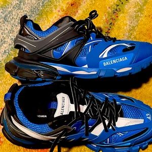 Balenciaga track shoes size mens 10, never worn, like new. Super comphy